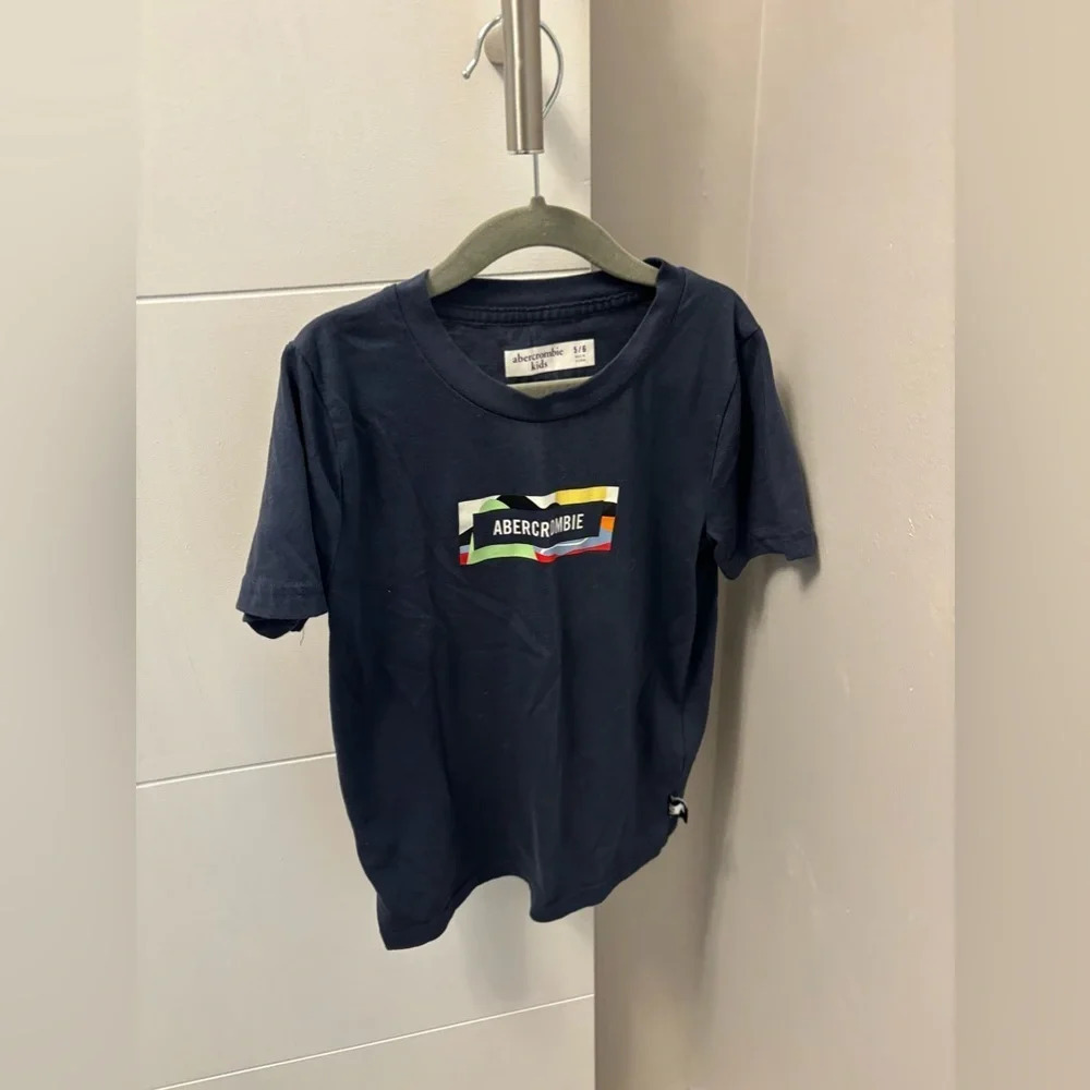 Abercrombie Kids Boys Navy Blue Logo Front And Back T Shirt Size 5/6 New York